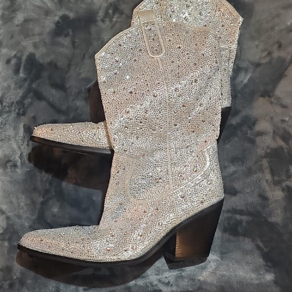 Azalea Wang Sparkling Silver Women's Cowgirl Boots